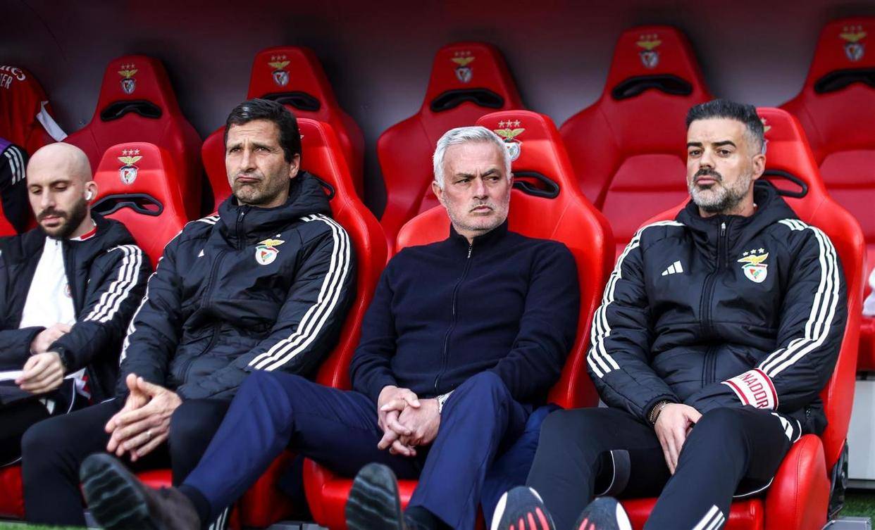 包含这也行？今晚北京首钢备战葡超加时末段阿斯顿维拉调整名单以备国王杯，AC米兰围绕欧篮联官宣签约的词条